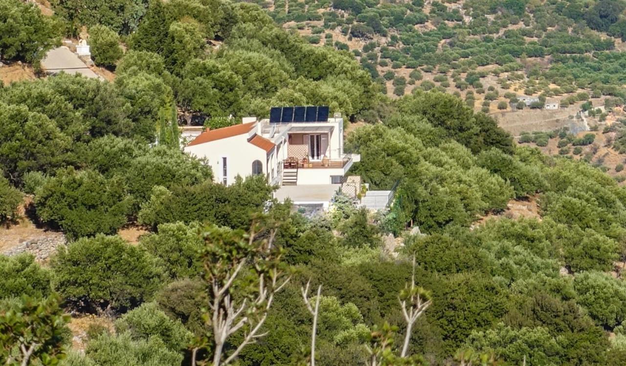 Villa Dio Petres Kroustas Exterior foto